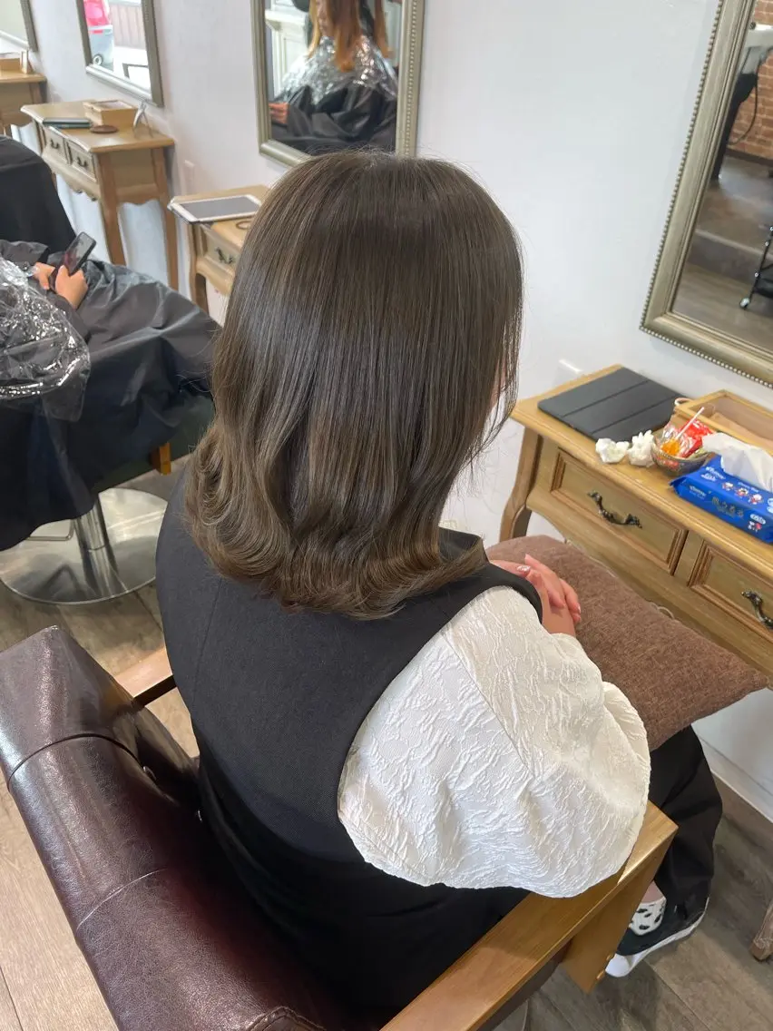 セミロング カラー ヘアカラー トリートメント Felice Erikaのヘアスタイル