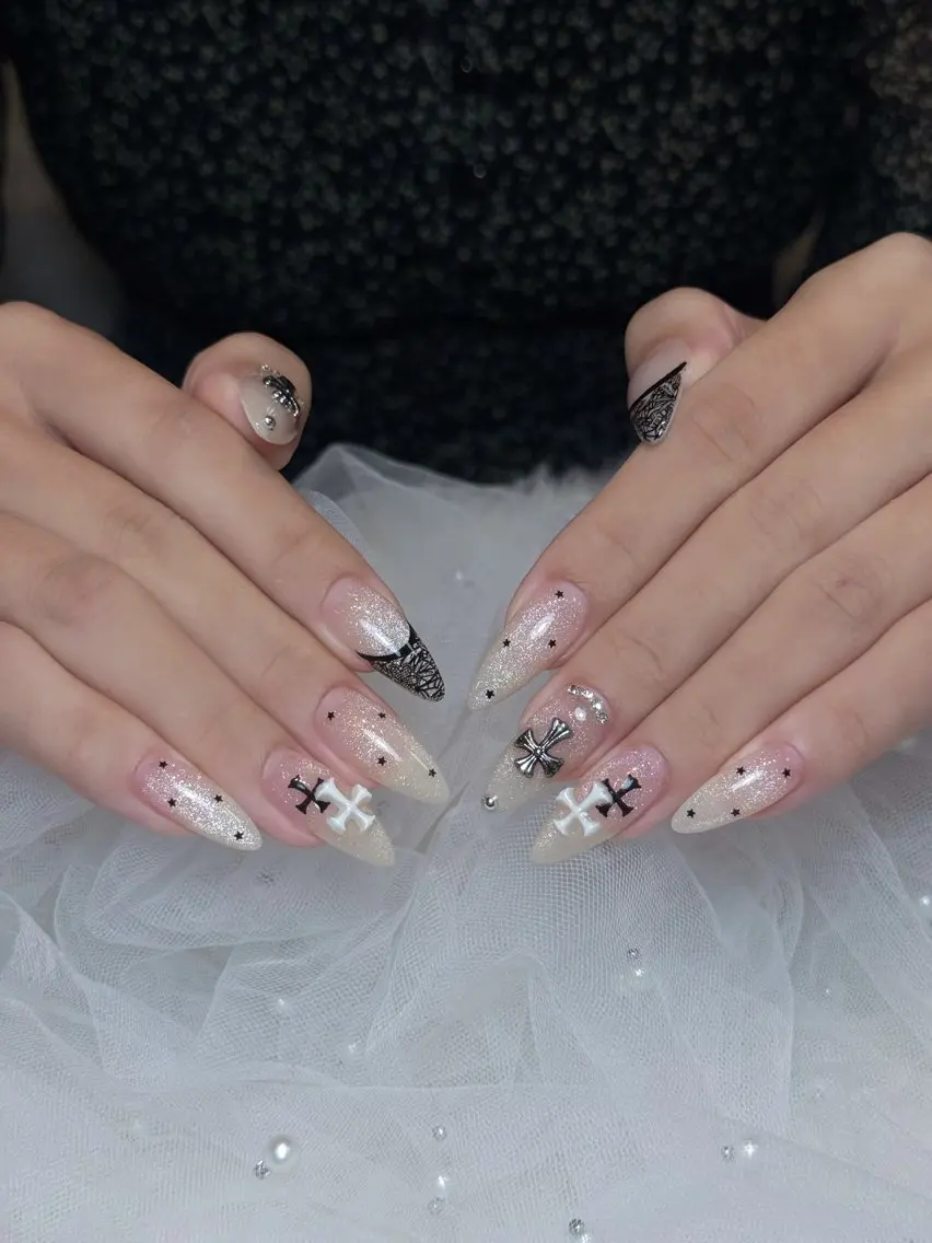 ネイル チークネイル ドット フレンチネイル グラデーション ハート ハンドネイル Julli NailStudioのネイルデザイン
