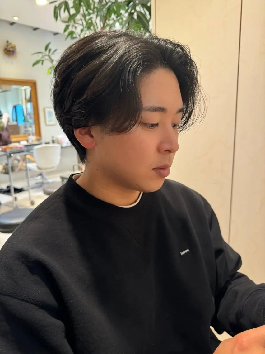 ショート メンズ センターパート カイ マコトのヘアスタイル