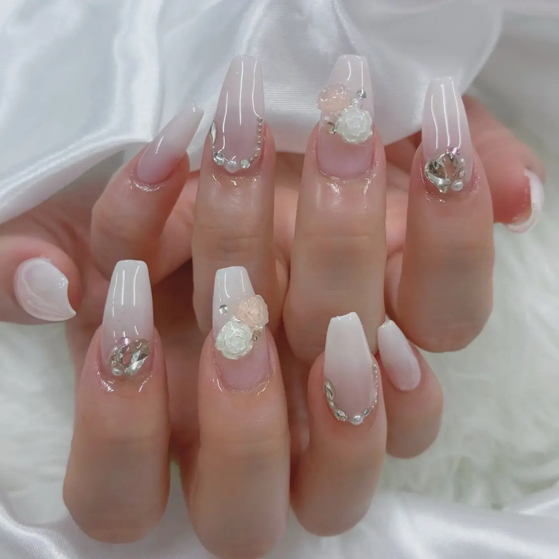 ネイル ハンドネイル ハンドケア DuLi Blinkのネイルデザイン