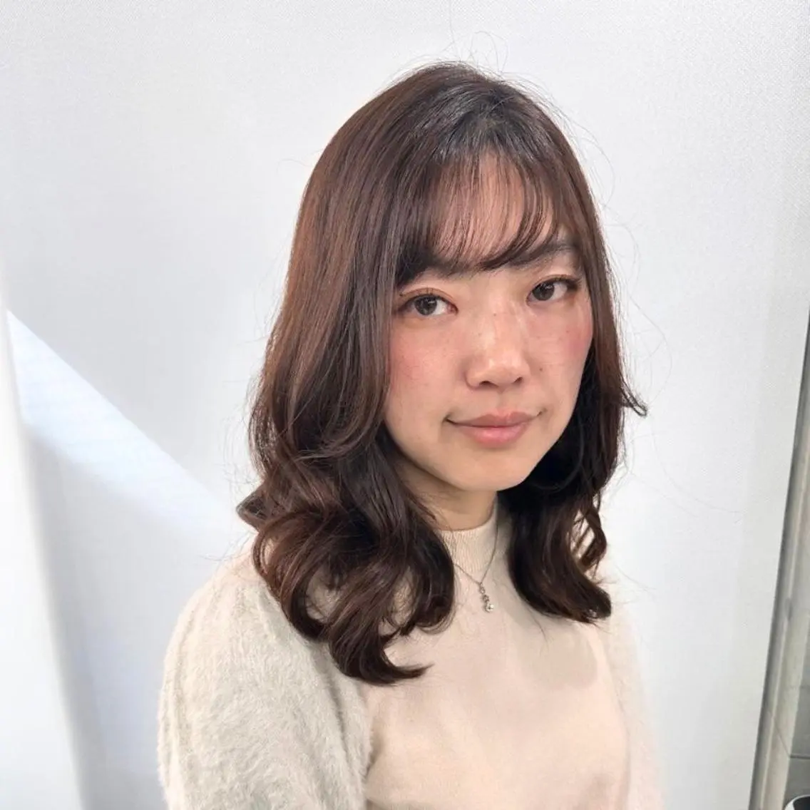 セミロング カラー セミロングパーマ ブラウンカラー ダークブラウン ❇️安達 優心❇️ レイヤー/艶髪特化のヘアスタイル