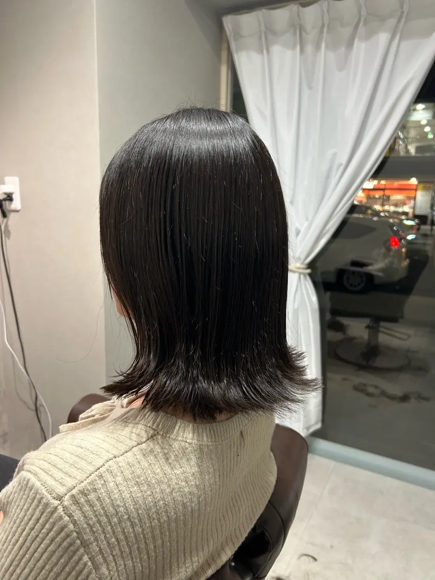 ミディアム 川筋 桃果のヘアスタイル