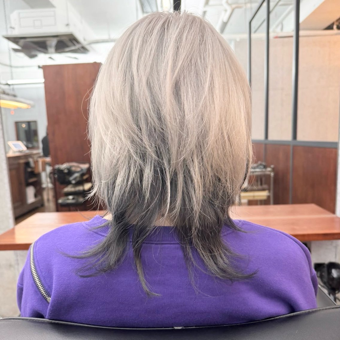 ミディアム カラー メンズ メンズブリーチ メンズウルフカット アッシュ アッシュグレー ブリーチ カット ヘアカラー トリートメント ヘアセット ✂︎ウルフ・ショート ✂︎MIKUNIのヘアスタイル