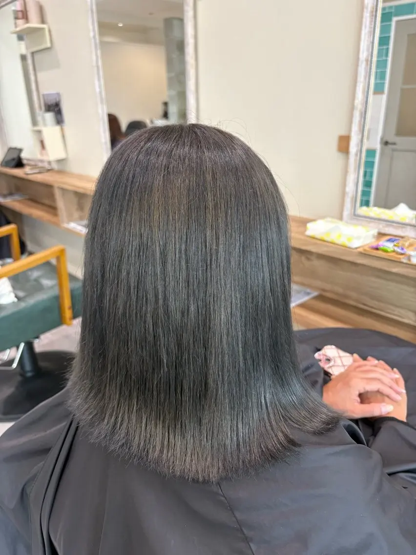 ミディアム 安谷屋 こはるのヘアスタイル