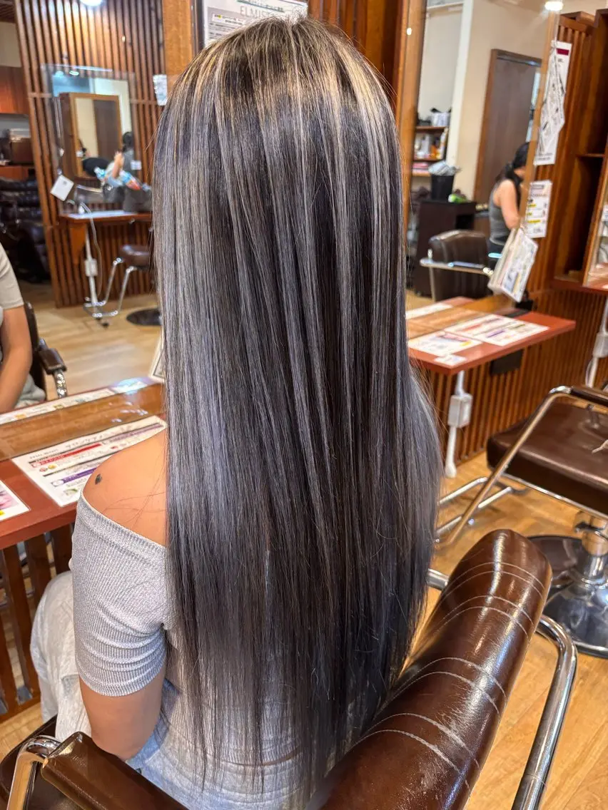 ロング カラー ハイライトカラー ハイライト カット ヘアカラー 奈良夏菜/レイヤー /バレイヤージュのヘアスタイル
