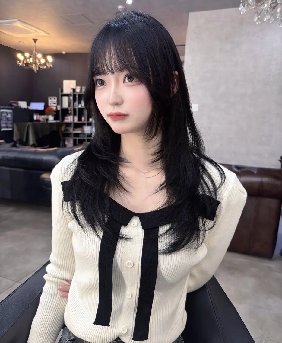 セミロング くびれヘア ヨシンモリ 韓国風ヘア レイヤーカット 小顔カット カット 佐藤 香太のヘアスタイル