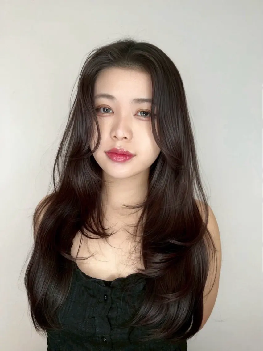 ロング カラー カット ヘアカラー トリートメント 小森聖奈 韓国風レイヤーカットのヘアスタイル