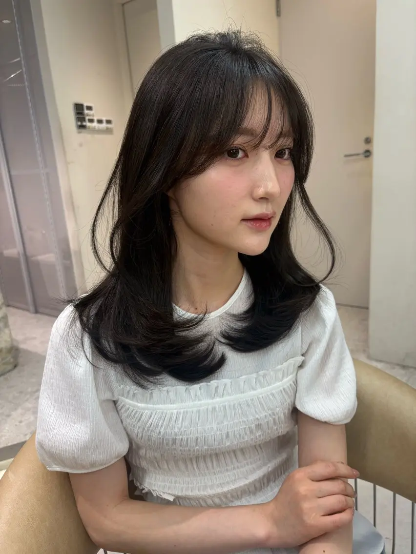 ミディアム カット ヘアカラー 縮毛矯正 福岡縮毛矯正✨️ ストレート 向井和輝のヘアスタイル