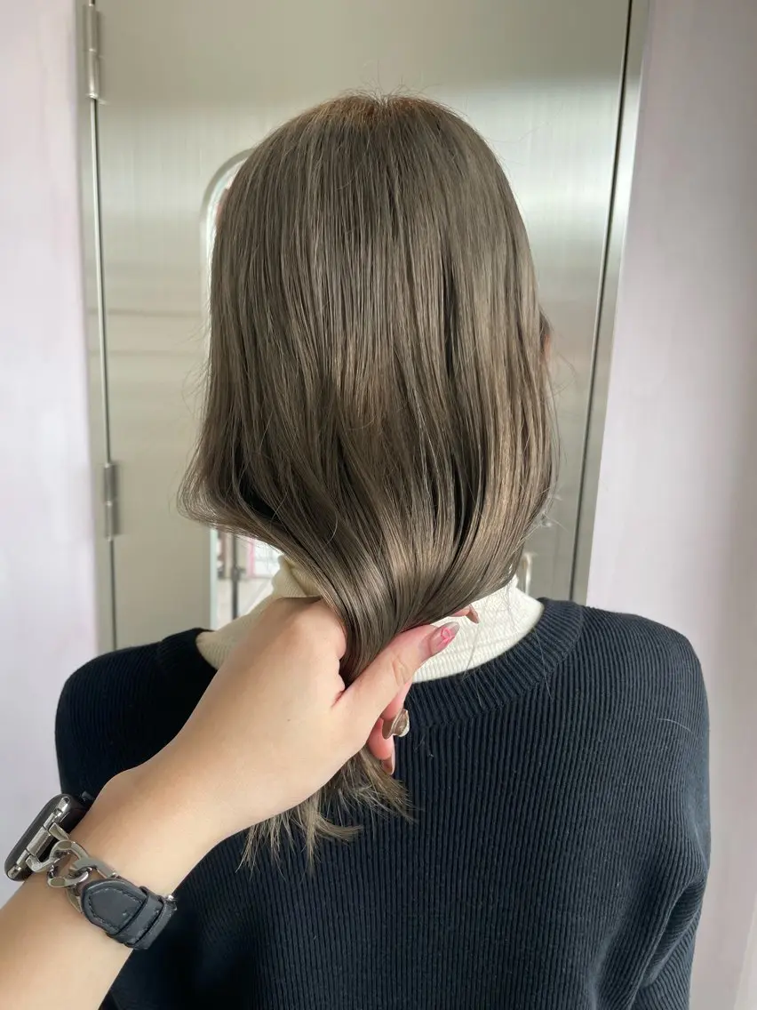 【オリーブベージュ🫒】イルミナカラーで透明感たっぷりのオリーブカラー♡ブリーチなし！の写真