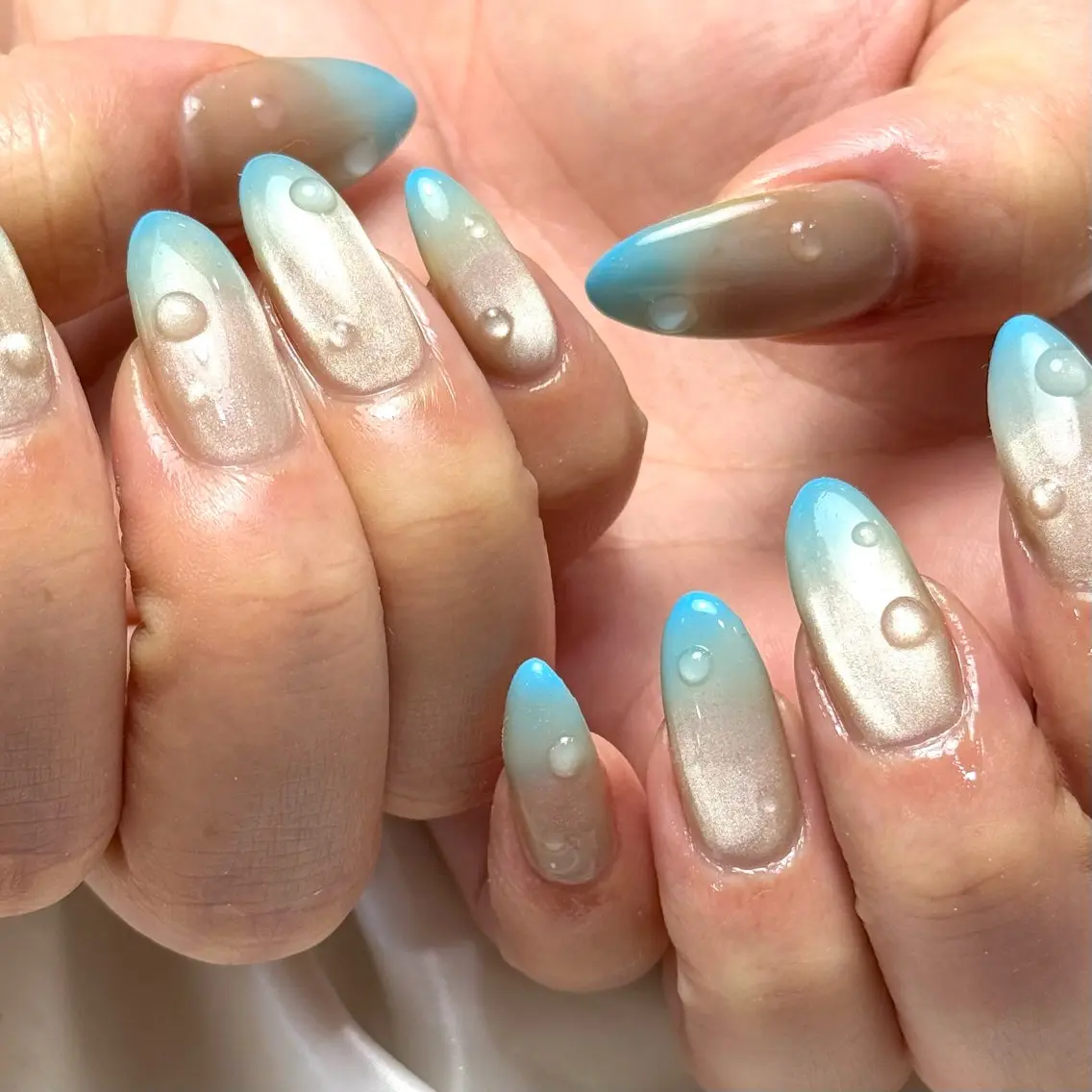 ネイル グラデーション 氷ネイル・うるうるネイル マグネットネイル Ray nail natsu🎀のネイルデザイン