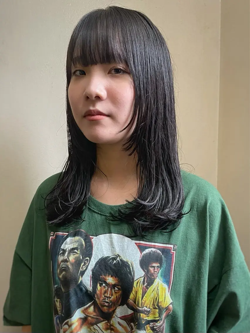 ロング カラー 顔まわりレイヤー 顔周りカット レイヤーカット ロング カット ヘアカラー トリートメント ヘアセット 安部佑哉/ハイトーン /レイヤー/ブリーチのヘアスタイル
