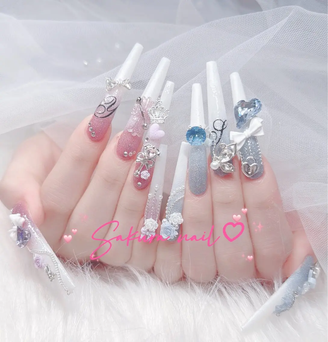 ネイル アートネイル オーロラネイル ボルドー チークネイル フレンチネイル ハンドネイル Sakura Nail Salonのネイルデザイン