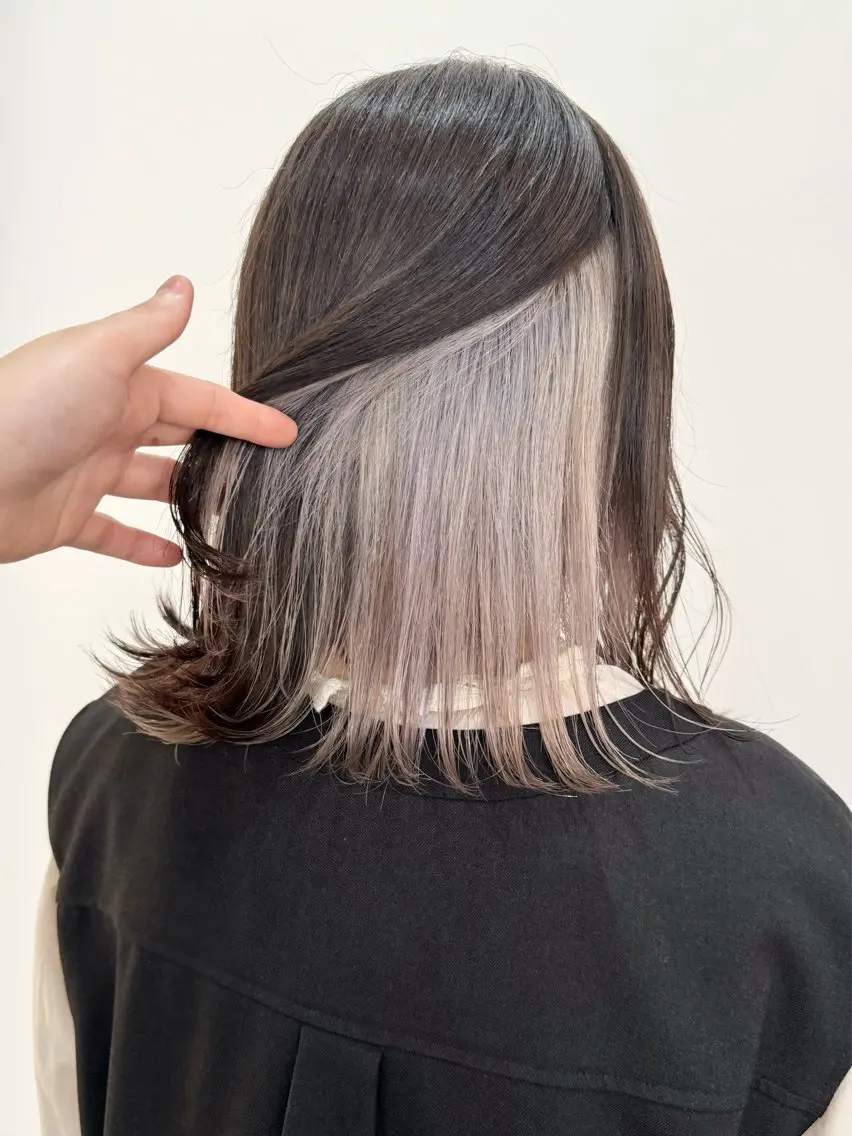 ミディアム カラー ヘアカラー トリートメント 切りっぱなしボブ/ ブリーチカラー/大塚のヘアスタイル