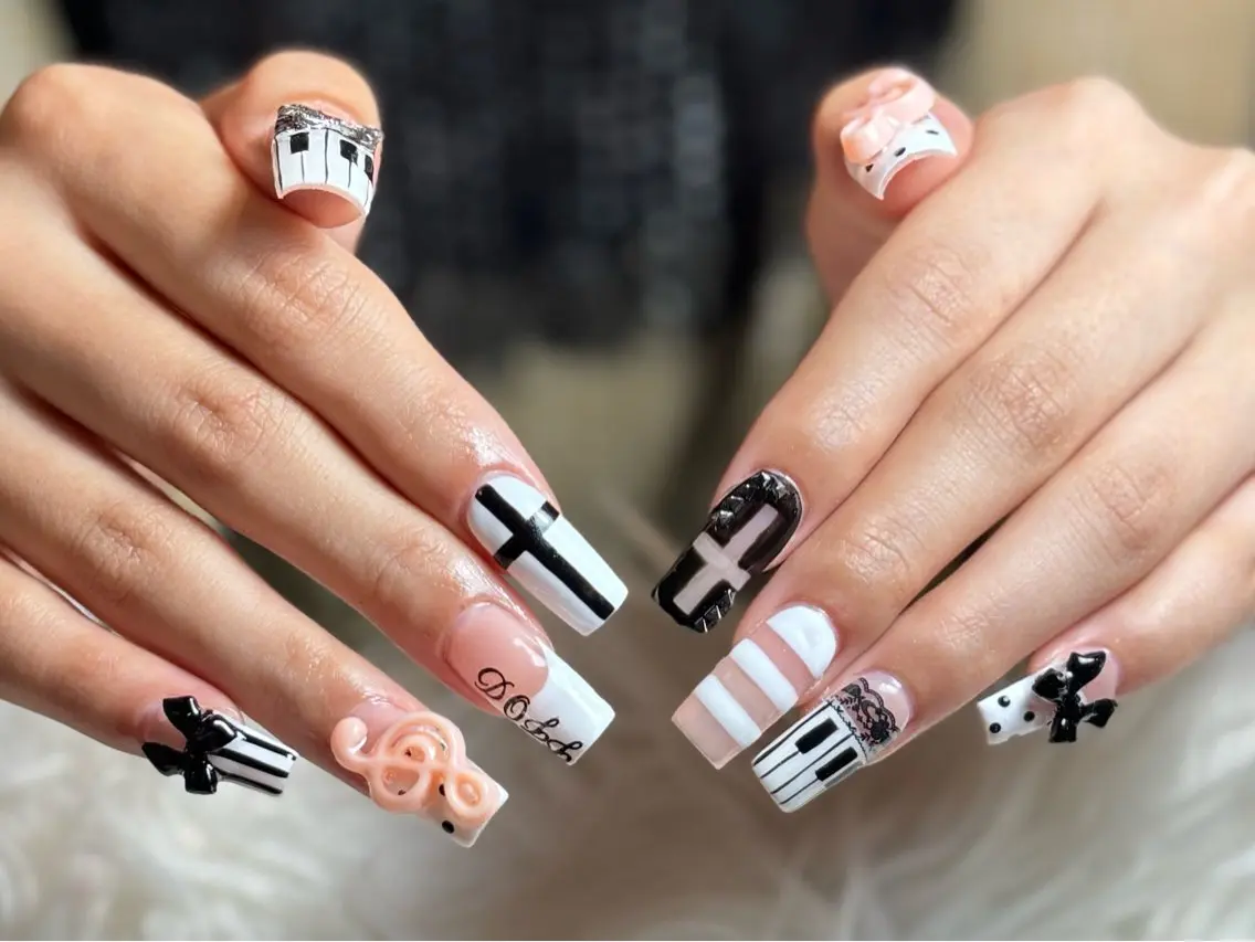 ネイル キラキラネイル 韓国ネイル マグネットネイル 夏ネイル ワンホンネイル ハンドネイル Sully Nail  Labのネイルデザイン