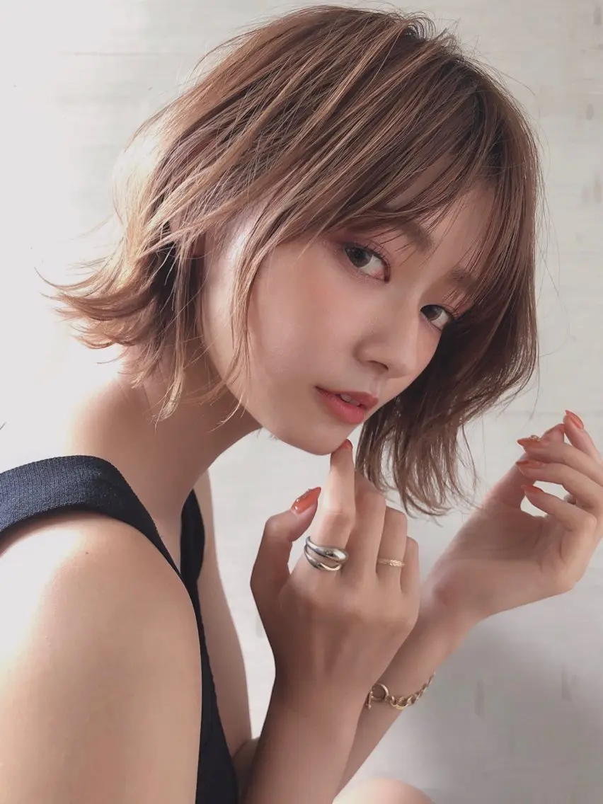 ミディアム 水野 恵里加のヘアスタイル