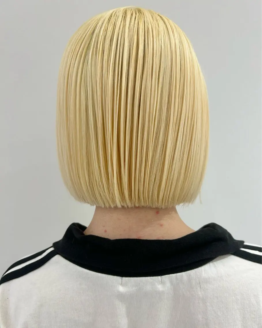 ショート カラー ブリーチ 抜きっぱなしブロンド ボブ カット ヘアカラー トリートメント ハイトーン/ブリーチ 似合せカット/パーマのヘアスタイル