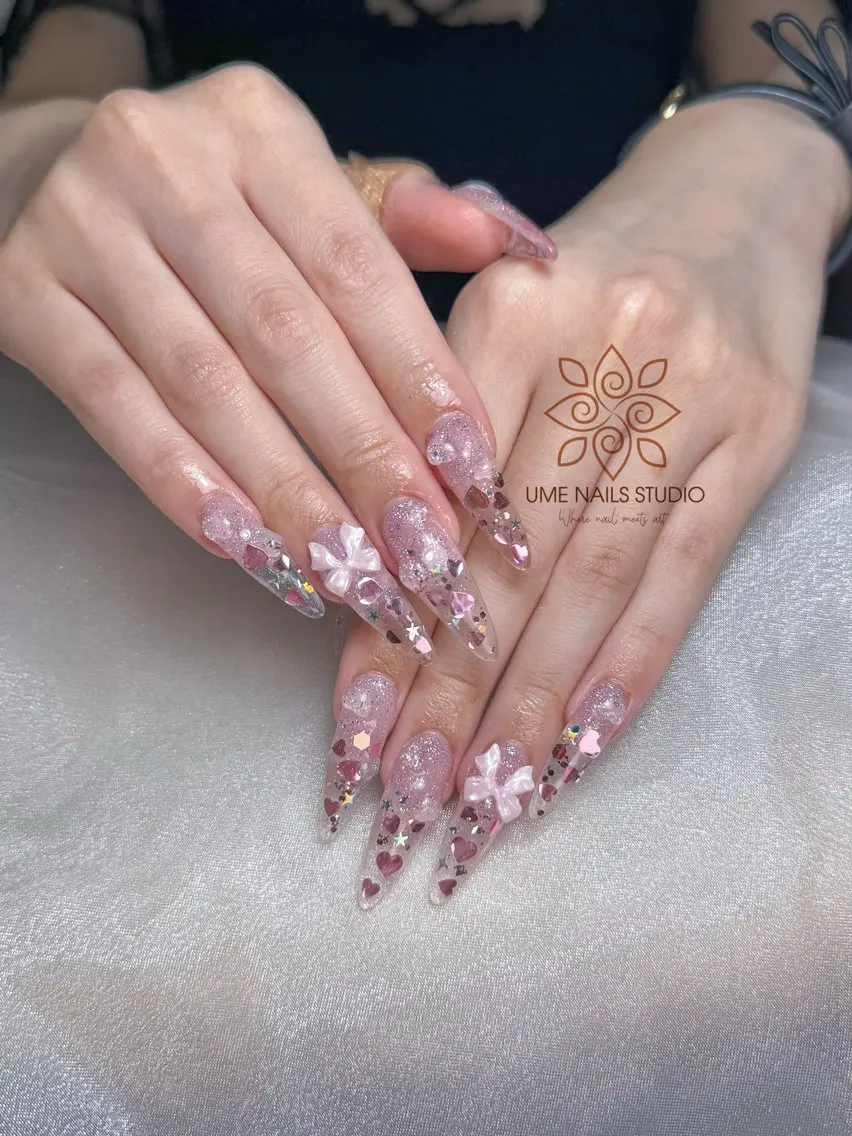 ネイル チークネイル クリアネイル ガーリー キラキラネイル 韓国ネイル Ume Nail Studioのネイルデザイン