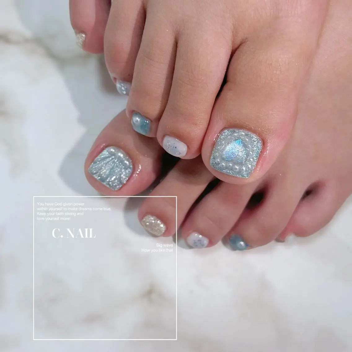 ネイル フットネイル フレンチネイル ジェルネイル ハート キラキラネイル C.Nail &Eyeのネイルデザイン
