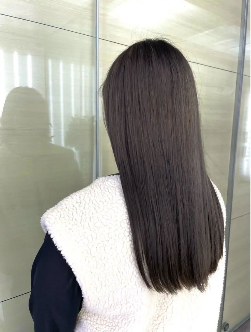 カラー グレージュ オリーブグレージュ オリーブグレー 透明感/艶カラー/ レイヤー/ヒロトのヘアスタイル
