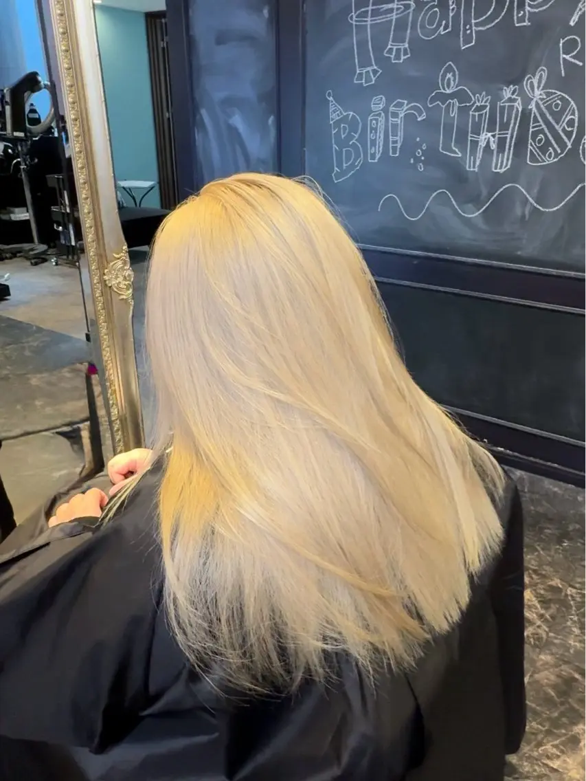 ミディアム カラー ベージュカラー ブリーチ ブロンド ブロンドベージュ ヘアカラー 店長 ハイトーン× 髪質改善/舘野 涼太のヘアスタイル