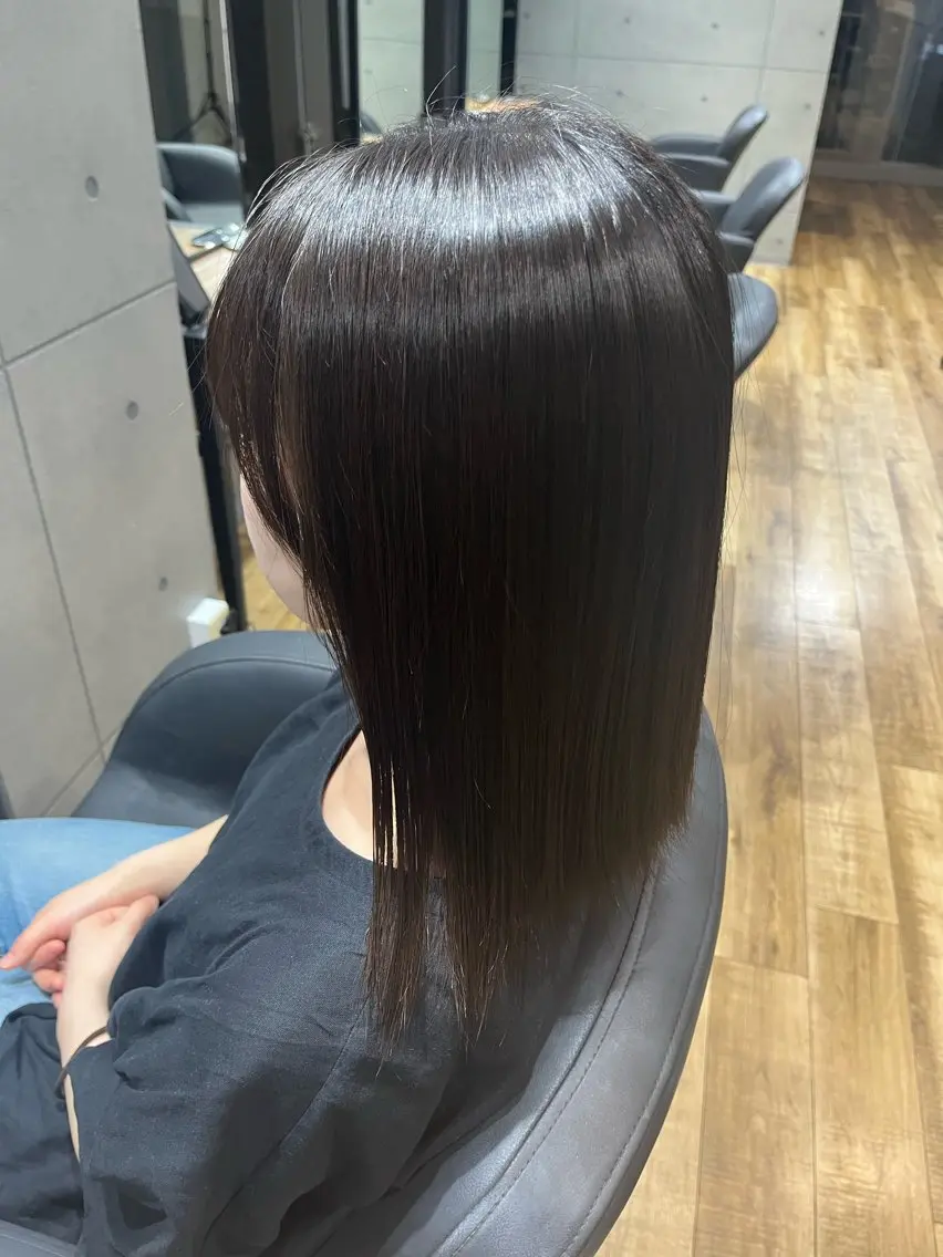 ミディアム 縮毛矯正 透明感・艶カラー 🩵miaのヘアスタイル