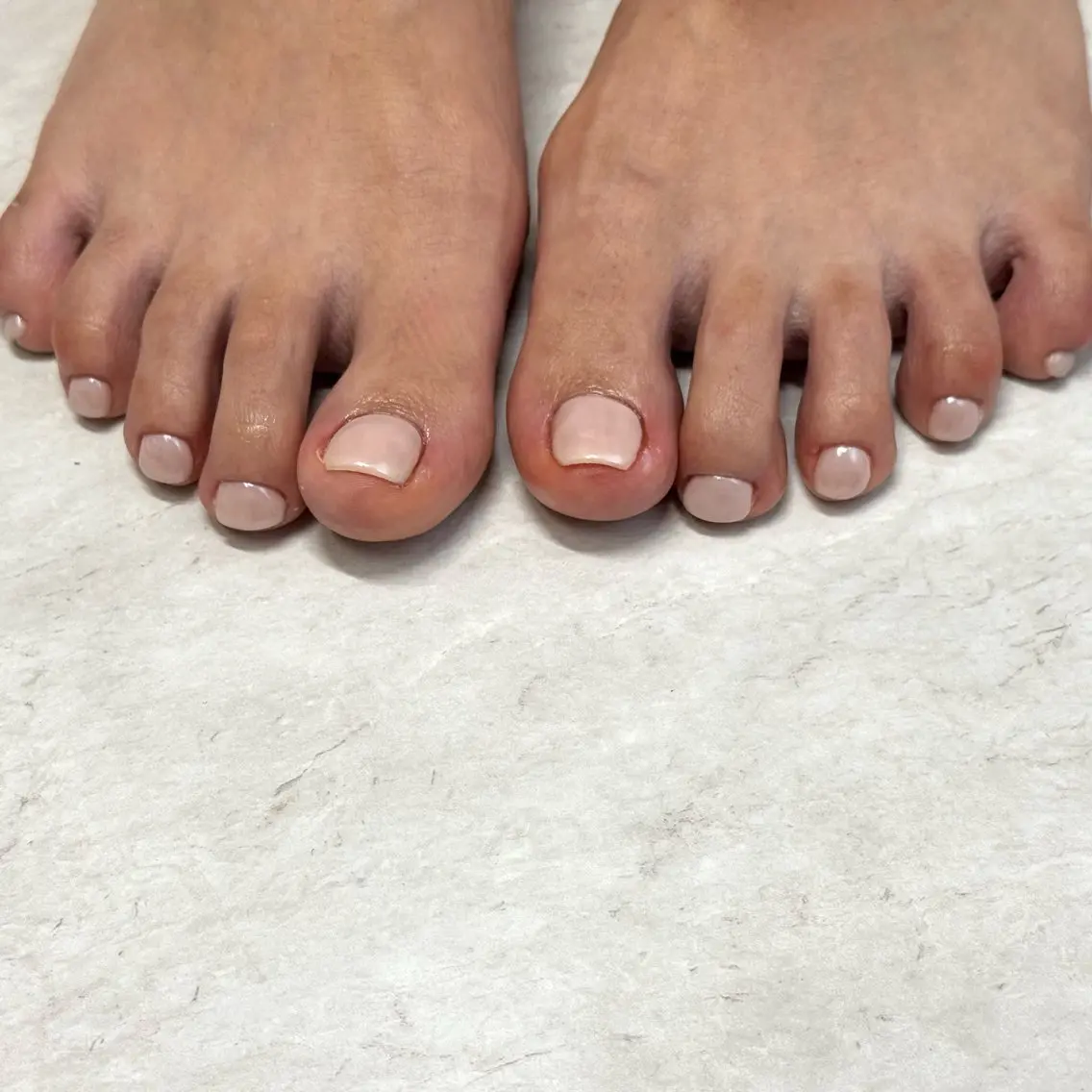 ネイル フットネイル ワンカラーネイル 夏ネイル フットネイル __shiho. nailのネイルデザイン
