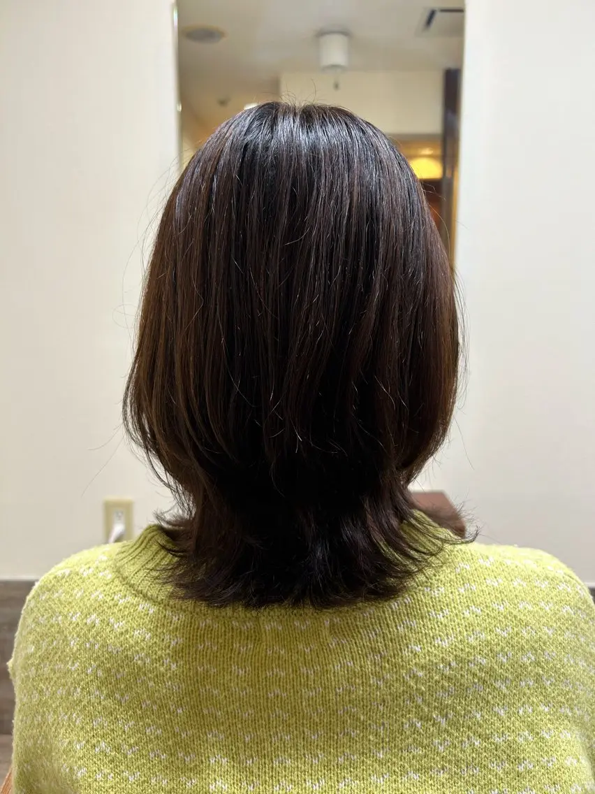 ミディアム くせ毛 レイヤーカット カット 昼田 羅々のヘアスタイル