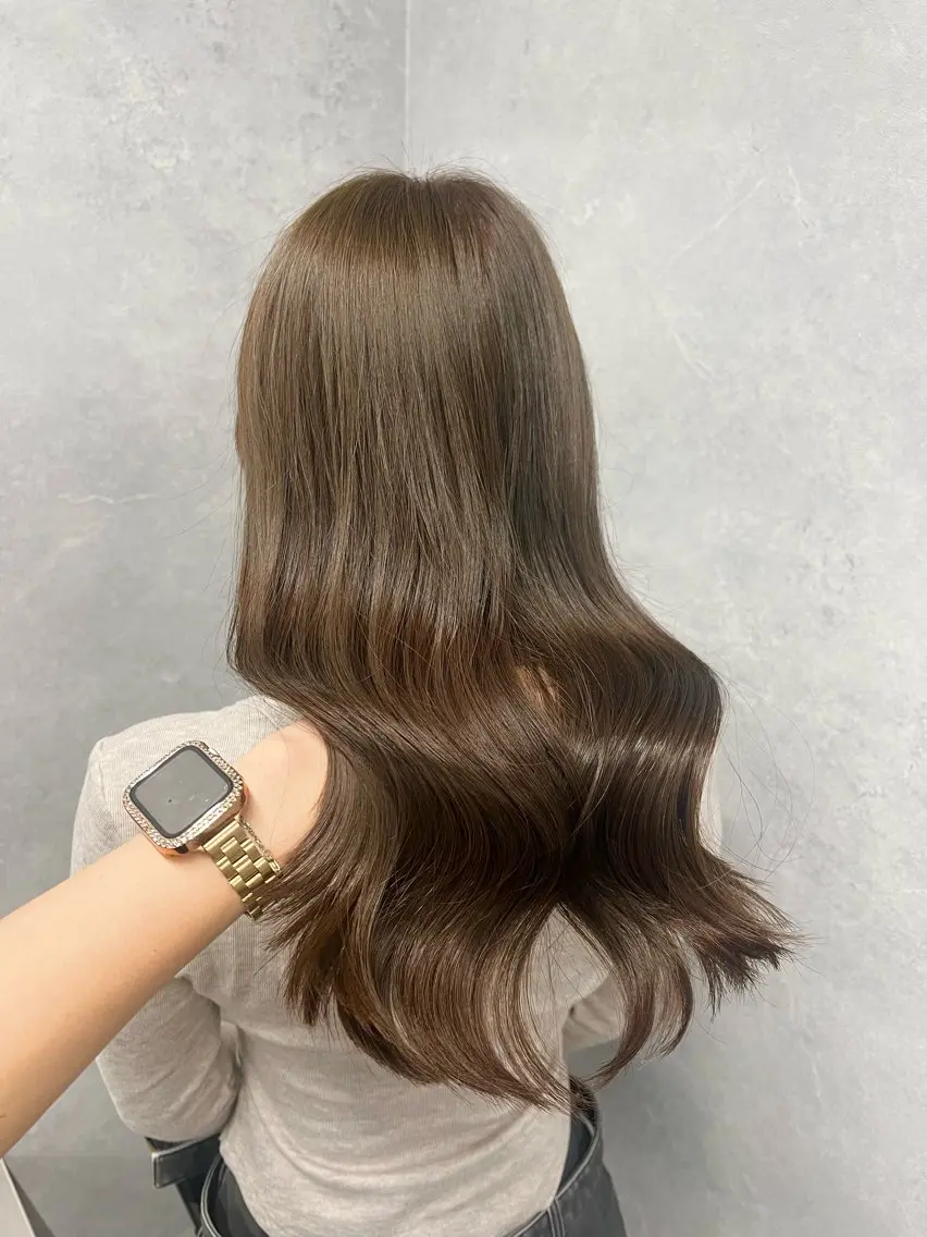 ロング ヘアカラー トリートメント 石津 優菜のヘアスタイル