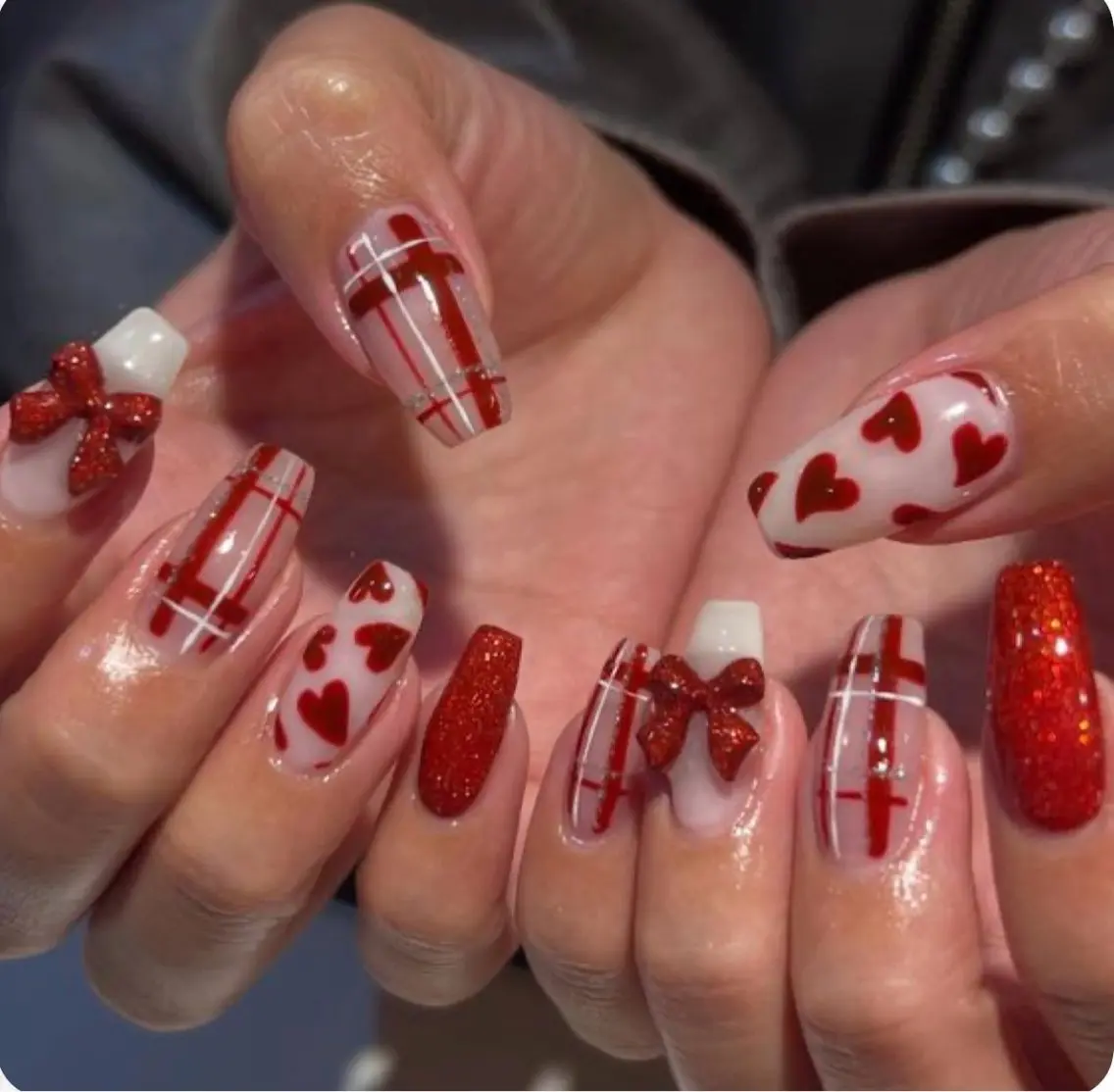 ネイル チークネイル フットネイル グラデーション 韓国ネイル 持ち込み ハンドネイル フットネイル ハンドケア YURI Nail NARITAのネイルデザイン