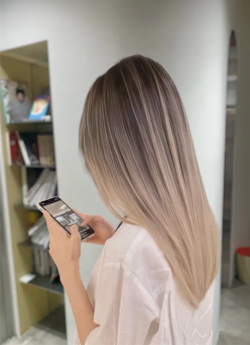 ミディアム カラー ブリーチ グレージュ ヘアカラー トリートメント ケア剤オタク×海外 ヘア長谷川裕起のヘアスタイル