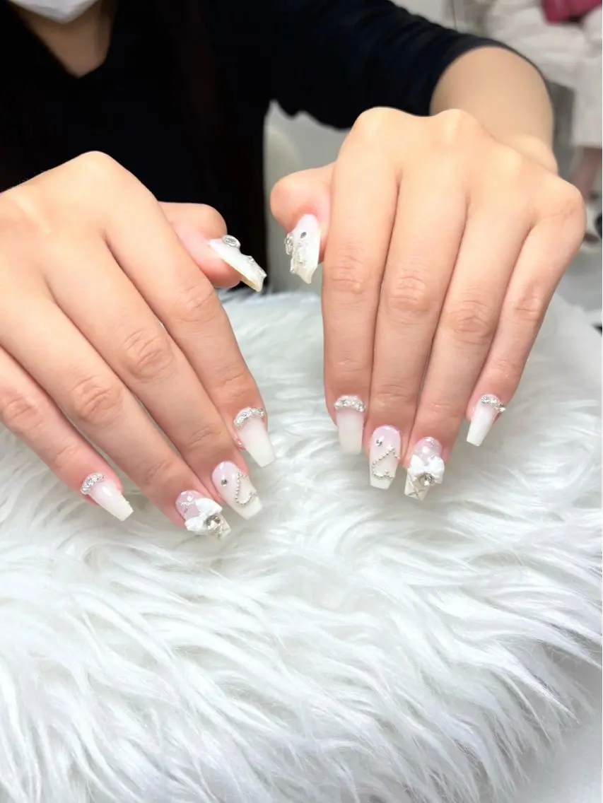 セミロング ハンドネイル NENENAIL 【シヨン】のネイルデザイン