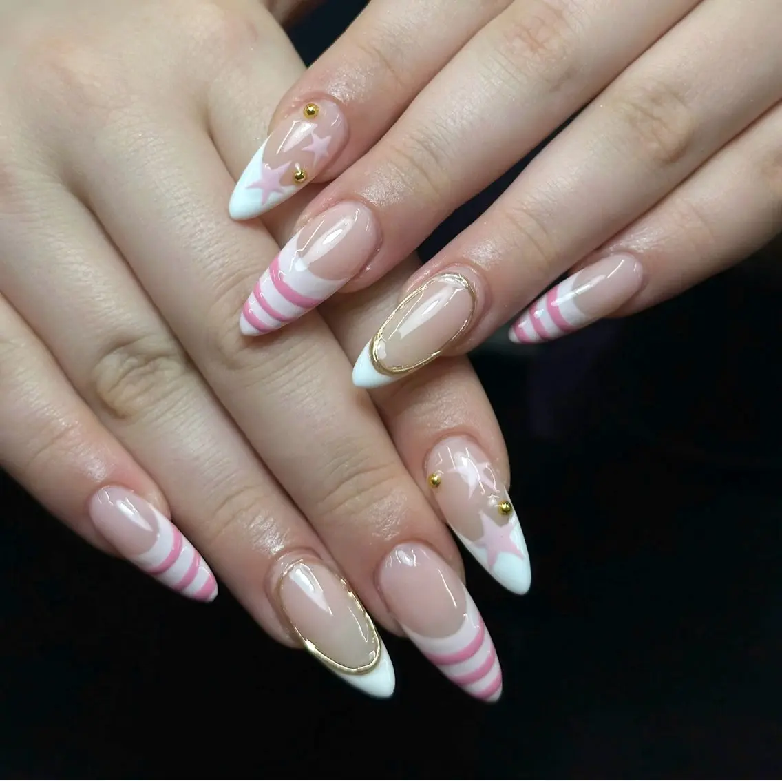 ネイル フレンチネイル ゴールド 韓国ネイル ロングネイル 持ち込み Iconic Nailのネイルデザイン