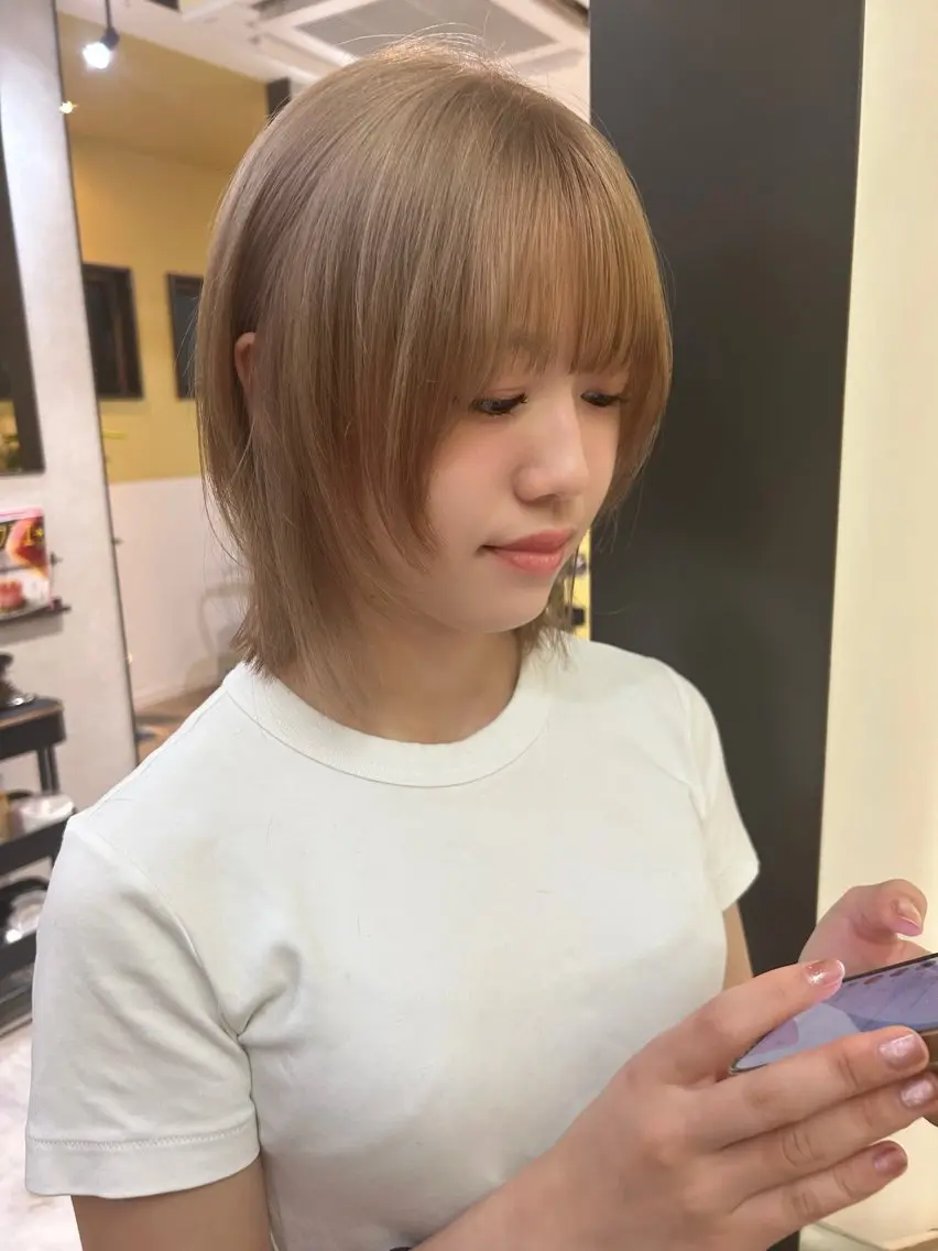 ミディアム カラー ベージュカラー ブリーチ ブロンド ブロンドベージュ カット ヘアカラー トリートメント hubhair レイヤー/透明感のヘアスタイル