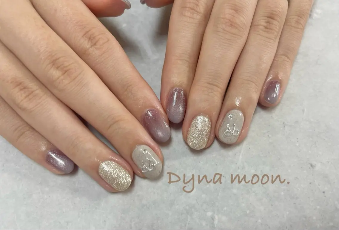 ミディアム Dyna moon.のネイルデザイン