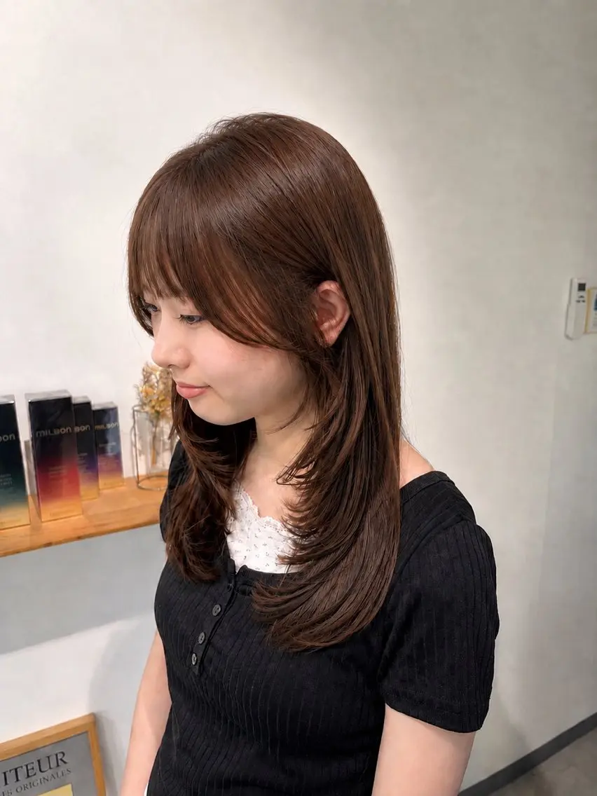 ミディアム レイヤーカット カット ヘアカラー トリートメント 関 柚花子のヘアスタイル