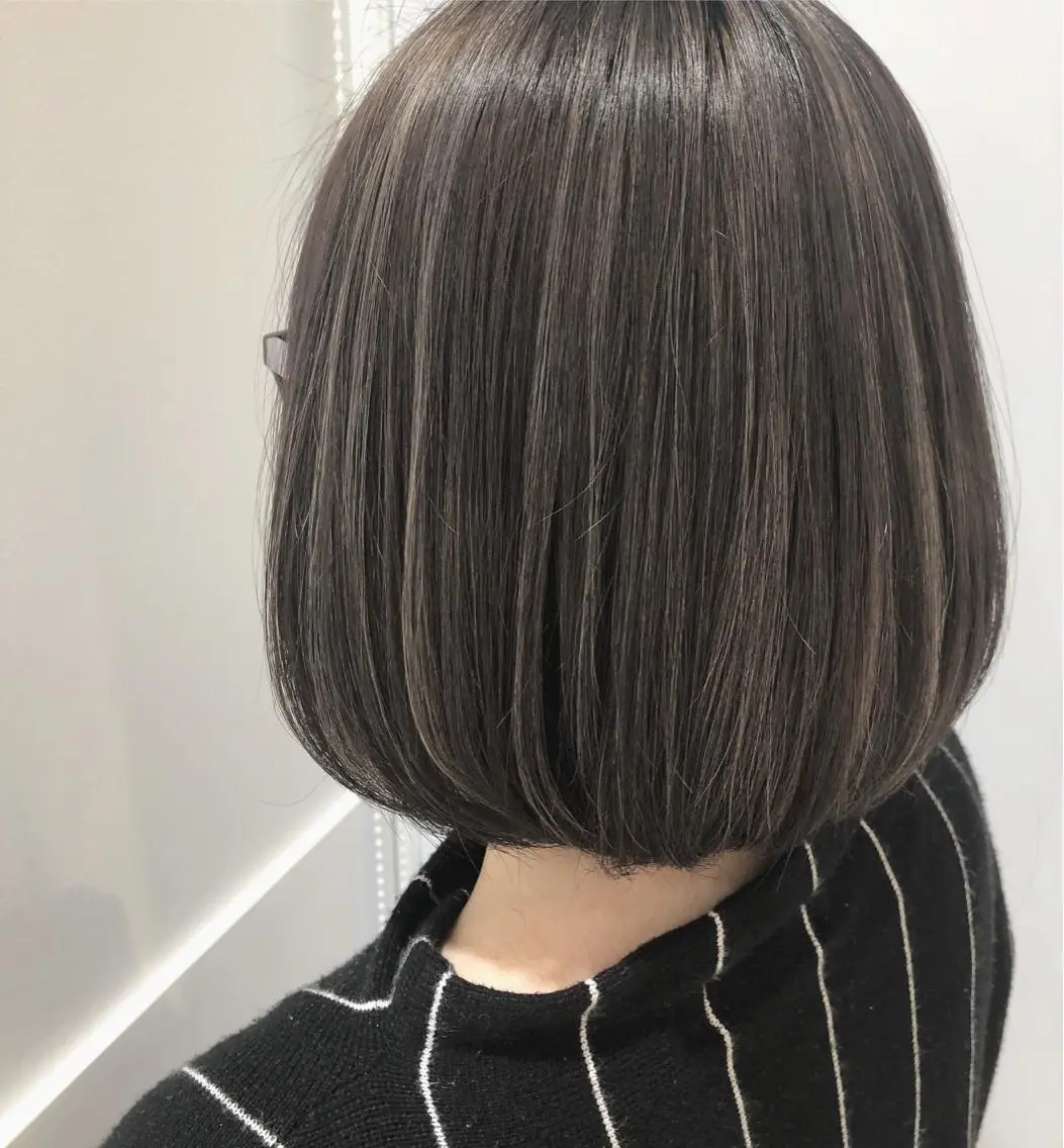 ミディアム カラー ブリーチ グレージュ ハイライトカラー ハイライト ヘアカラー sano sayakaのヘアスタイル