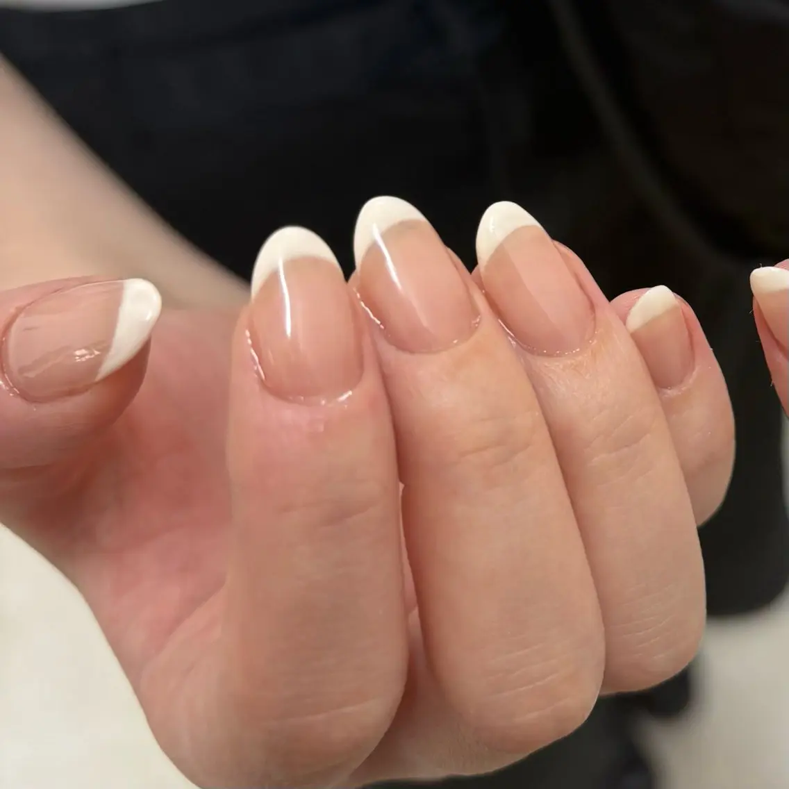 💅【オフ無料!】フレンチネイル(ベースカラーあり)/ケア込み※オフ有りの場合はこちらのメニューを選択ください🍃の写真