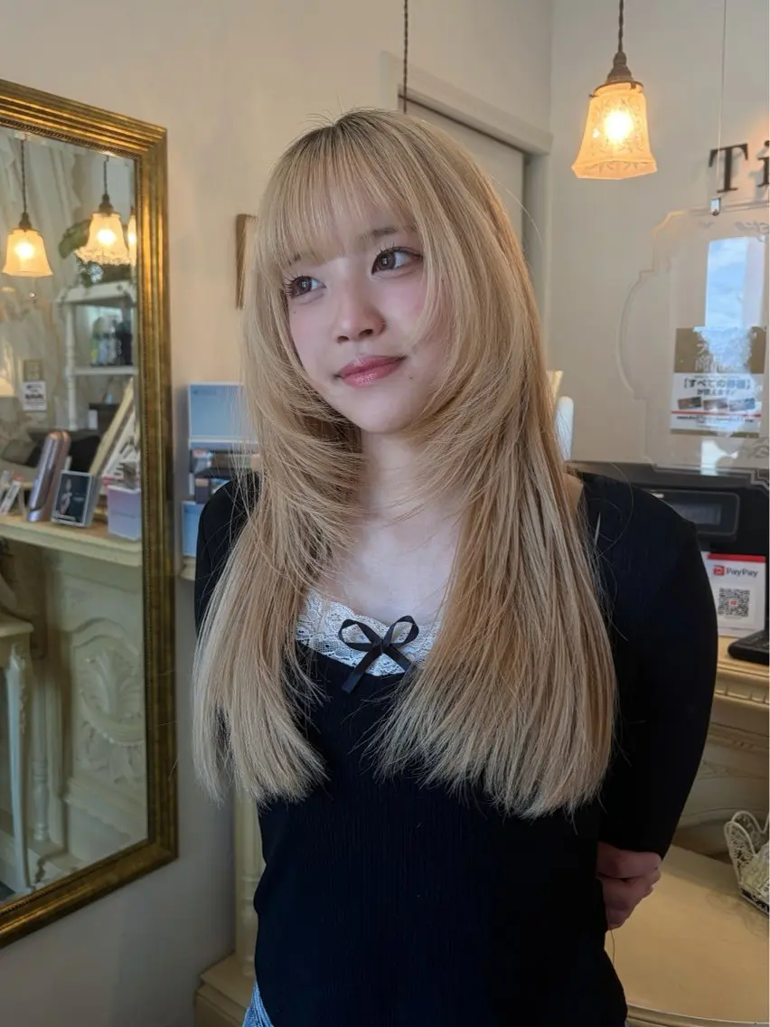 ロング 顔周りカット ハイレイヤー レイヤーカット 小林 真誉のヘアスタイル