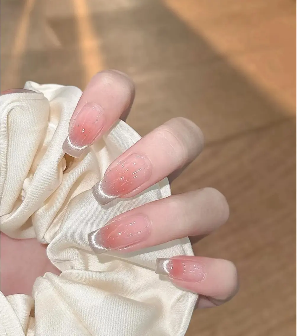 🍓チークマグネットフレンチの写真