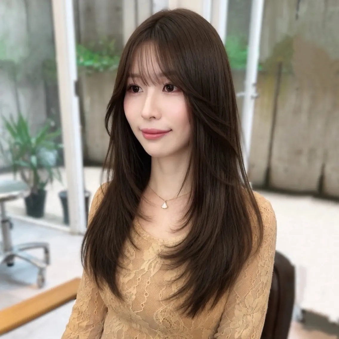 ロング カラー ブラウンカラー ラベンダーカラー レイヤーカット 似合わせカット カット ヘアカラー トリートメント 山﨑 優衣のヘアスタイル