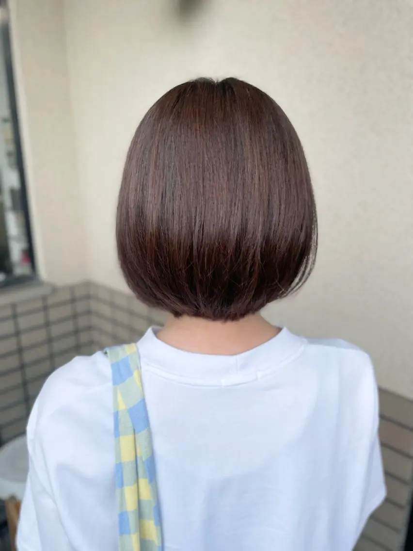 ショート ボブ カット 沢田 瞳のヘアスタイル