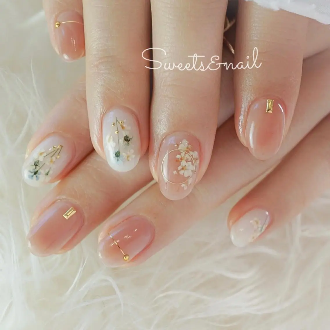 ネイル ブルー チークネイル フラワーネイル ジェルネイル 持ち込み Sweets& nail みなこのネイルデザイン