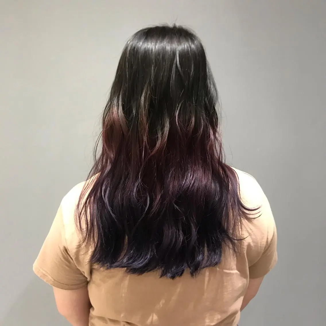 ロング カラー グラデーションカラー グレージュ ピンクカラー トリートメント 茂木 結希のヘアスタイル