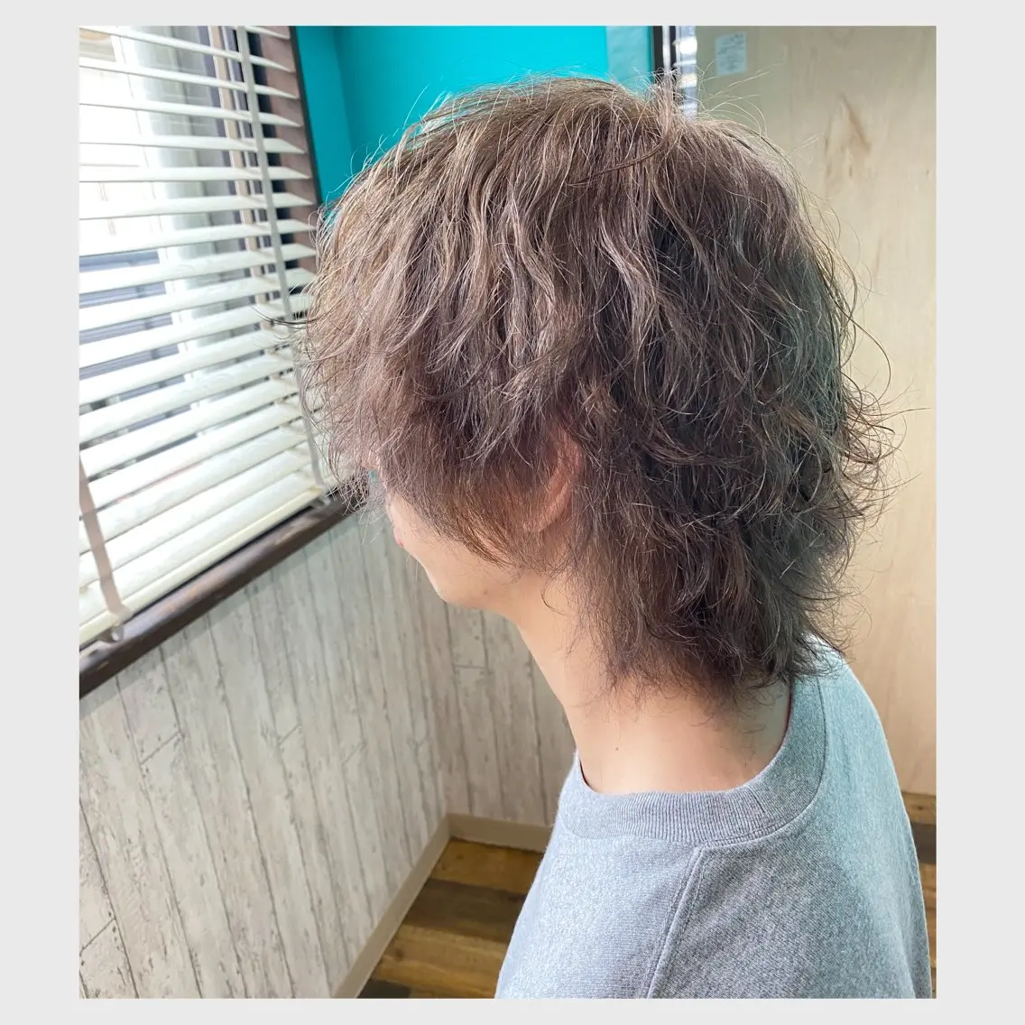 カラー ベージュカラー ブリーチ ミルクティーベージュ 佐藤 沙也輝のヘアスタイル