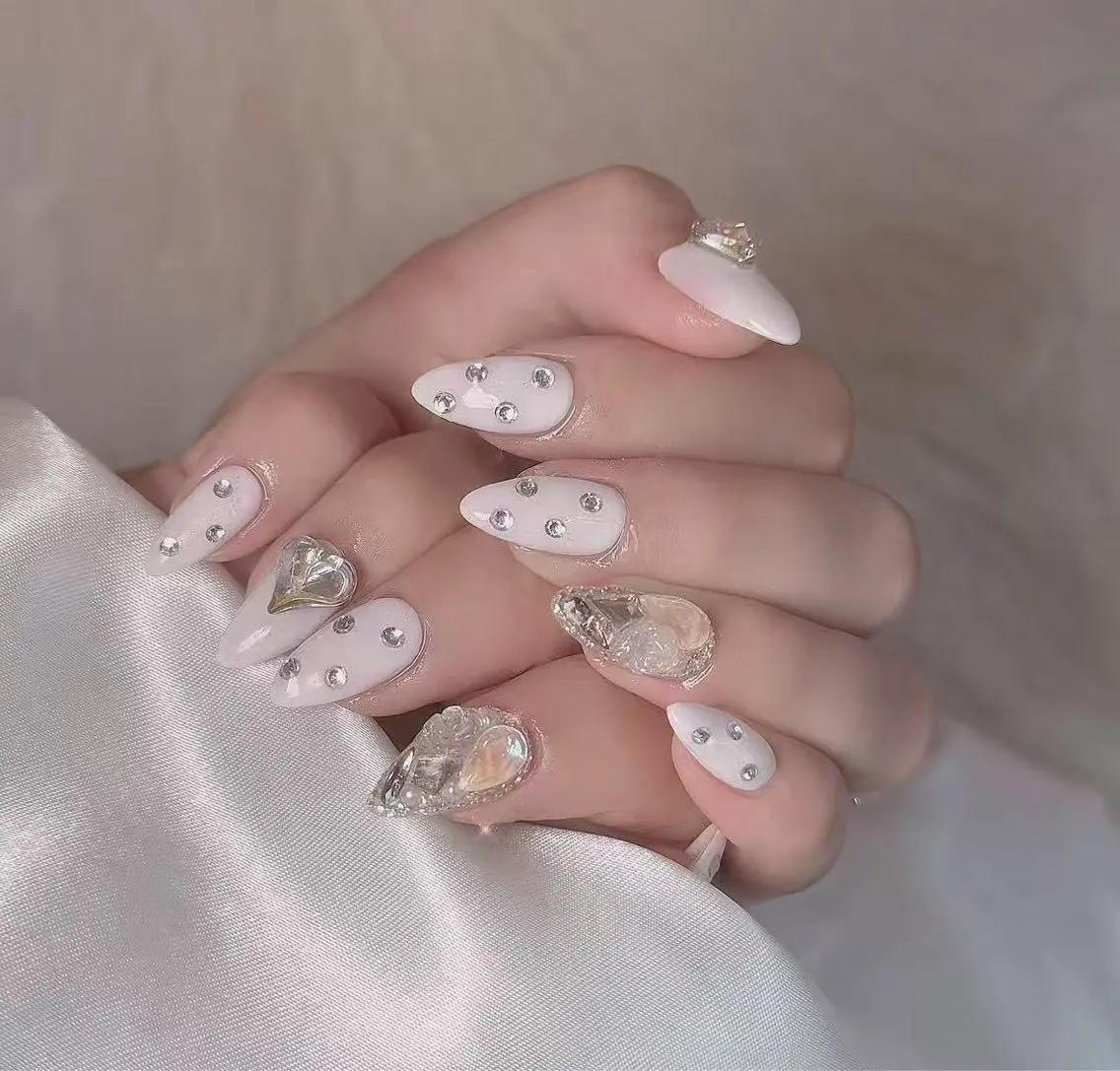 ネイル フラワーネイル フレンチネイル ジェルネイル ガラスフレンチ ハート ハンドネイル BabyYouMi nailのネイルデザイン