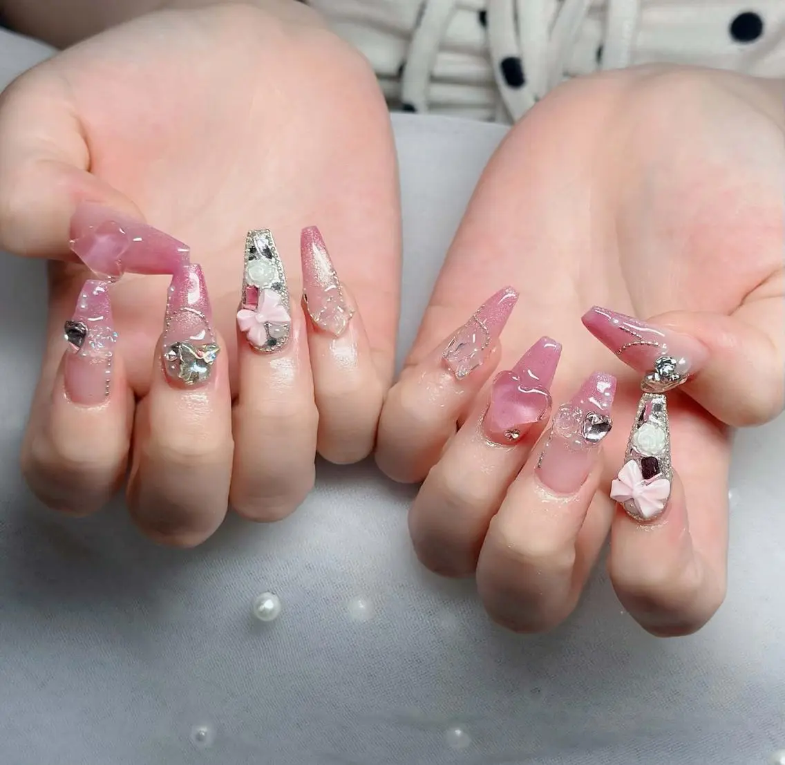 ネイル オーロラネイル フレンチネイル ジェルネイル ハロウィン キラキラネイル ハンドネイル H.baby Nail Salonのネイルデザイン