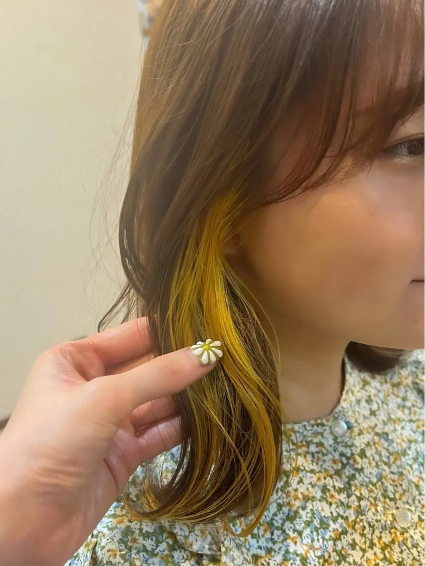 ミディアム カラー イヤリングカラー ヘアカラー 工藤 梨花のヘアスタイル