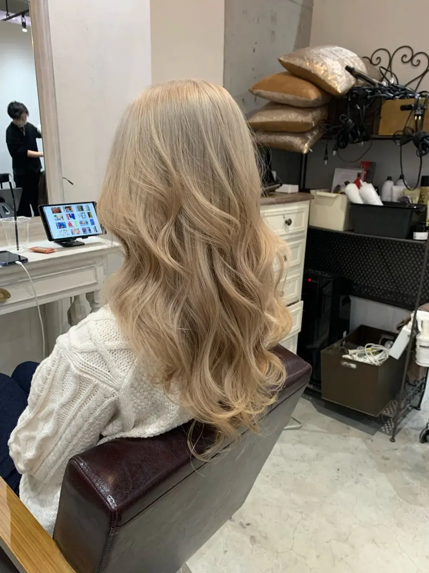 【 ハイトーンにしたい方 】ケアトリプルカラーの写真