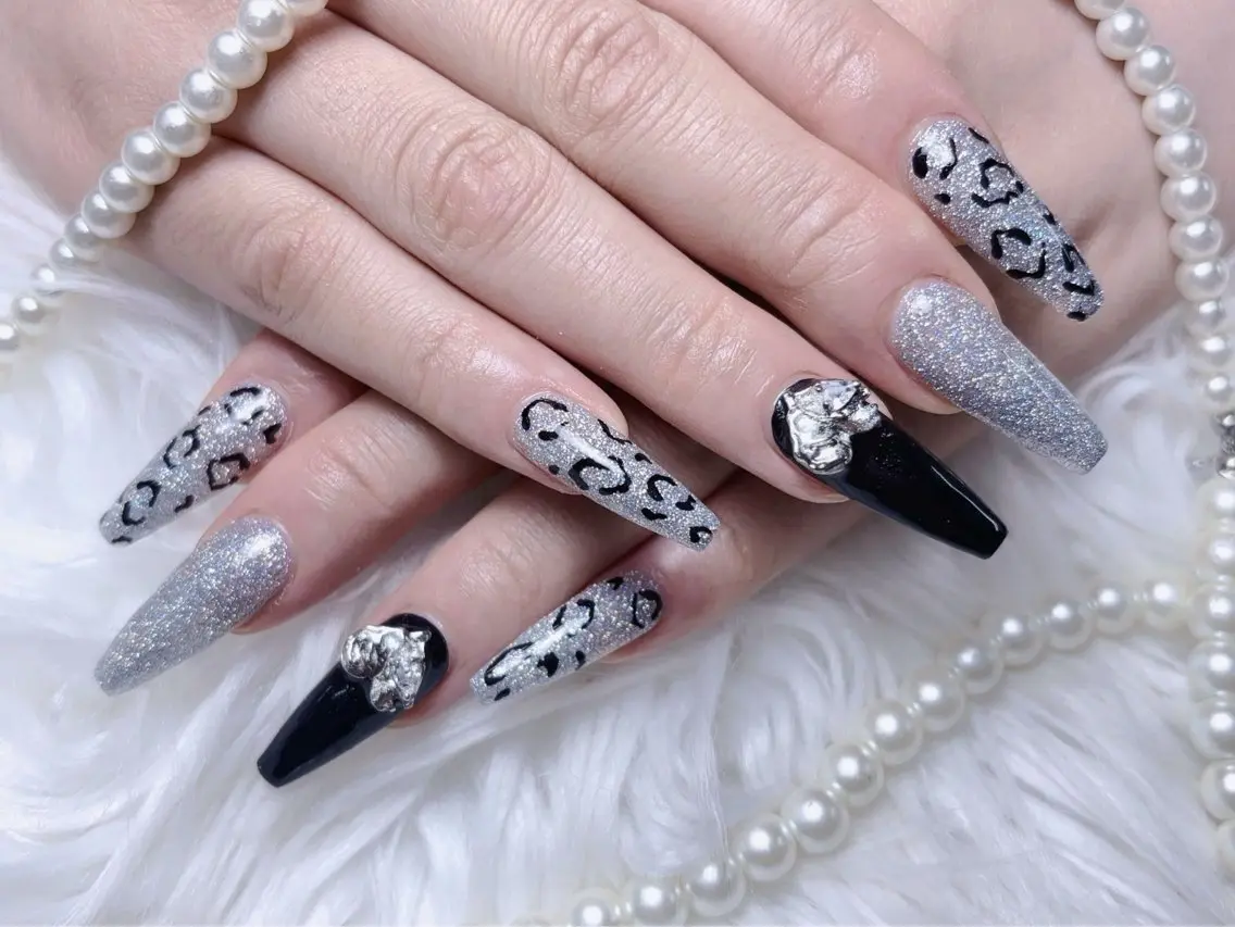ネイル 長さ出し フレンチネイル ジェルネイル ガラスフレンチ 韓国ネイル ハンドネイル ハンドケア For U nail スカルプ専門店のネイルデザイン
