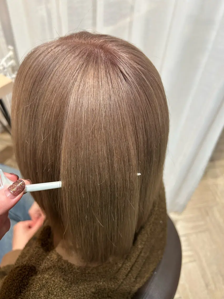 ミディアム カラー ベージュカラー ミルクティーベージュ 西野 麻瑚のヘアスタイル